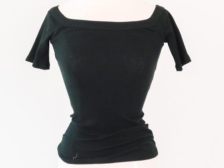 Cold Shoulder Ribbed Top - Black Sale