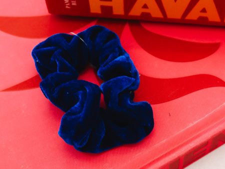 Treat Yourself Velvet Scrunchie - Royal Blue Online